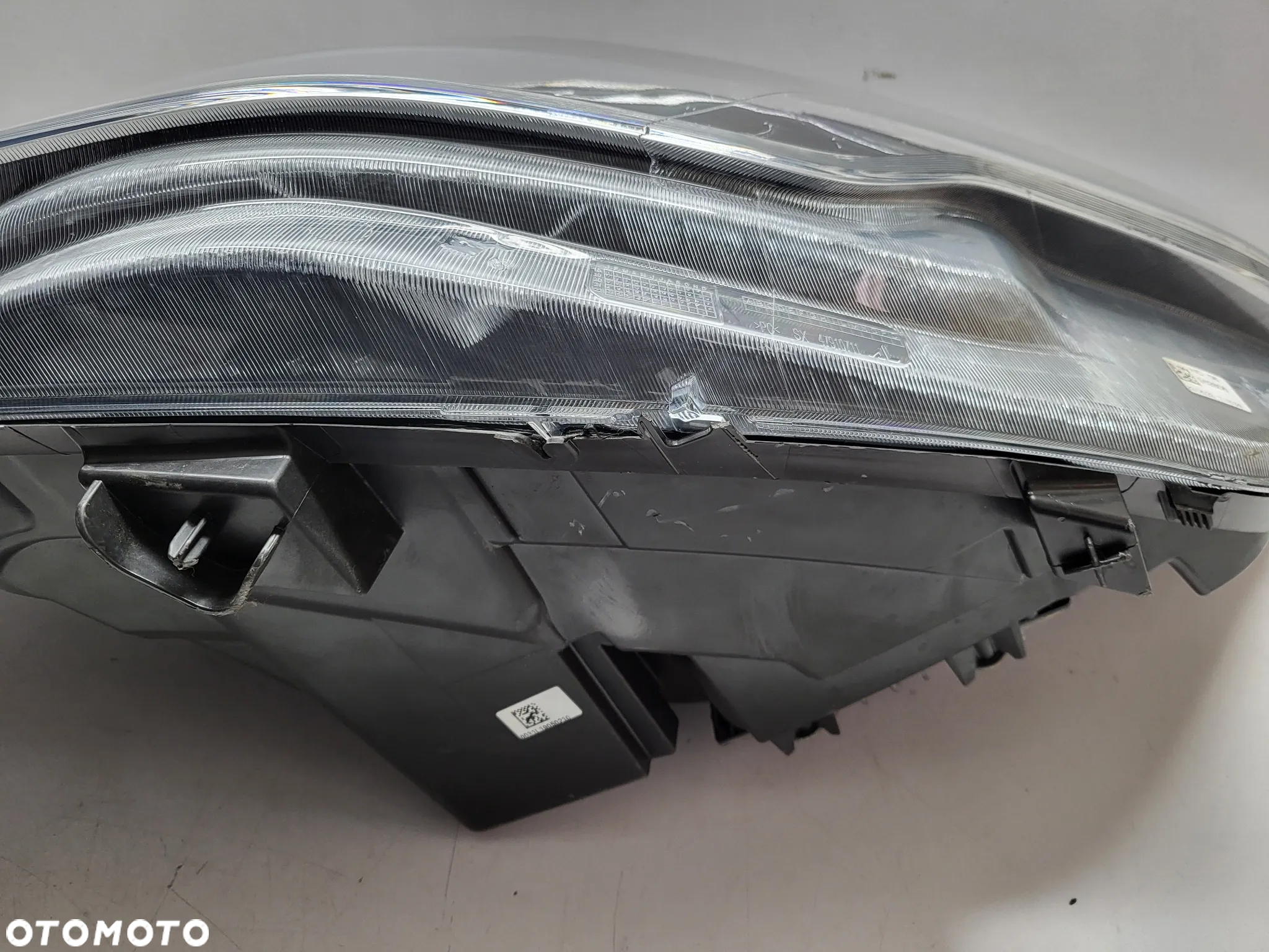 IVECO DAILY IV LIFT REFLEKTOR LAMPA PRZEDNIA LEWA FULL LED 19- 05802711800 - 13