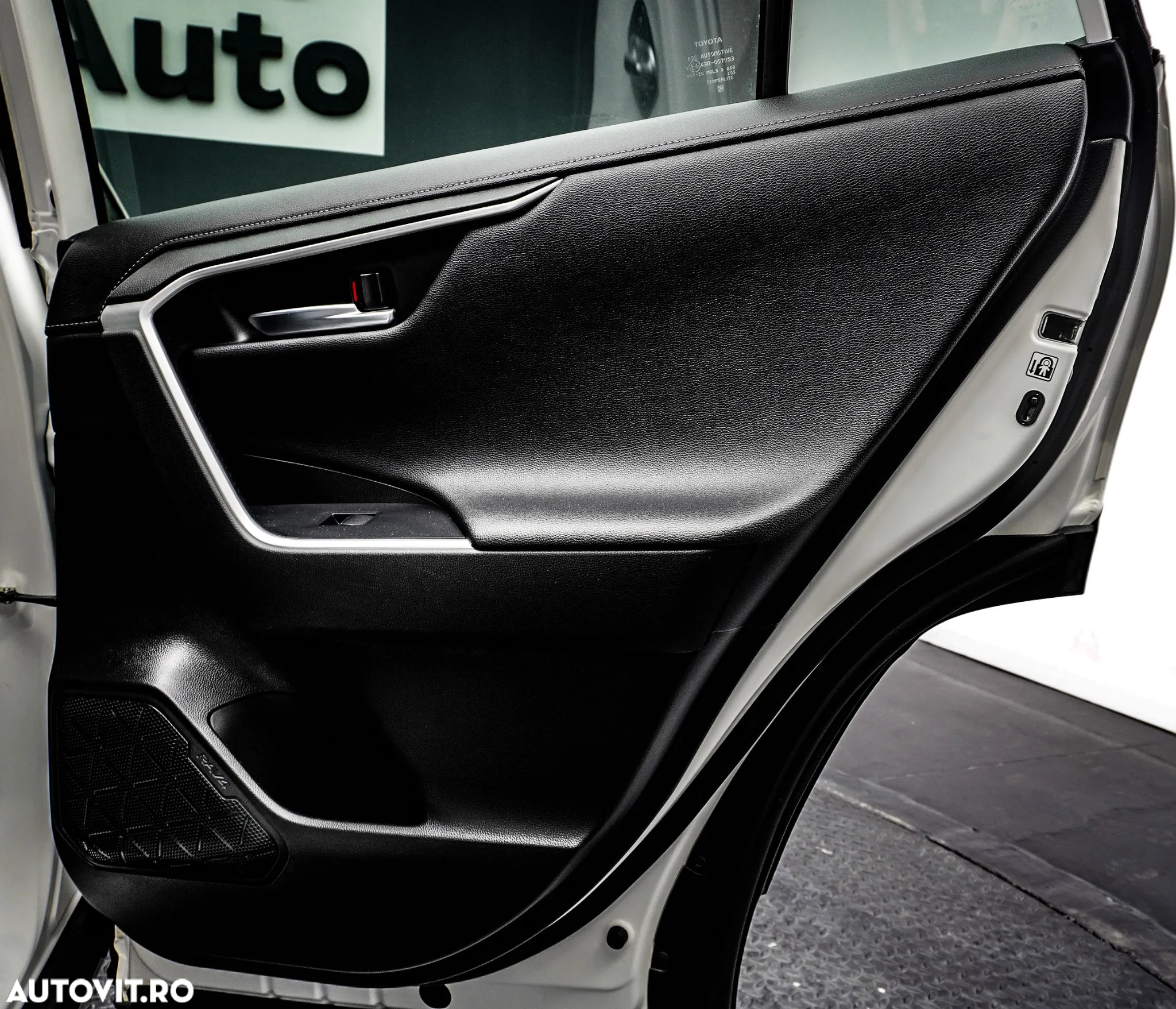 Toyota RAV4 2.5 Hybrid VVT-iE 4x4 Dynamic - 27