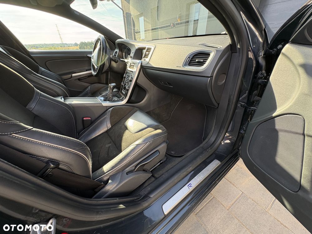Volvo V60 D4 Drive-E R-Design Kinetic - 17