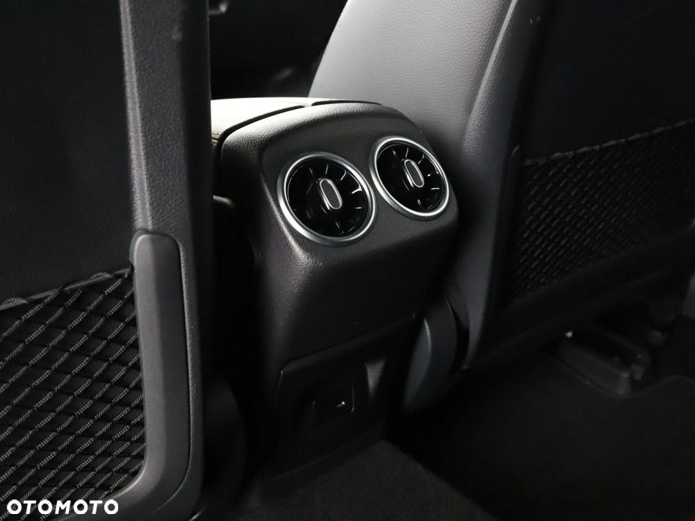 Mercedes-Benz CLA 250 e PHEV AMG Line 8G-DCT - 38