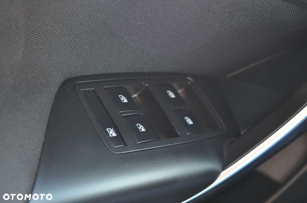 Opel Insignia - 18