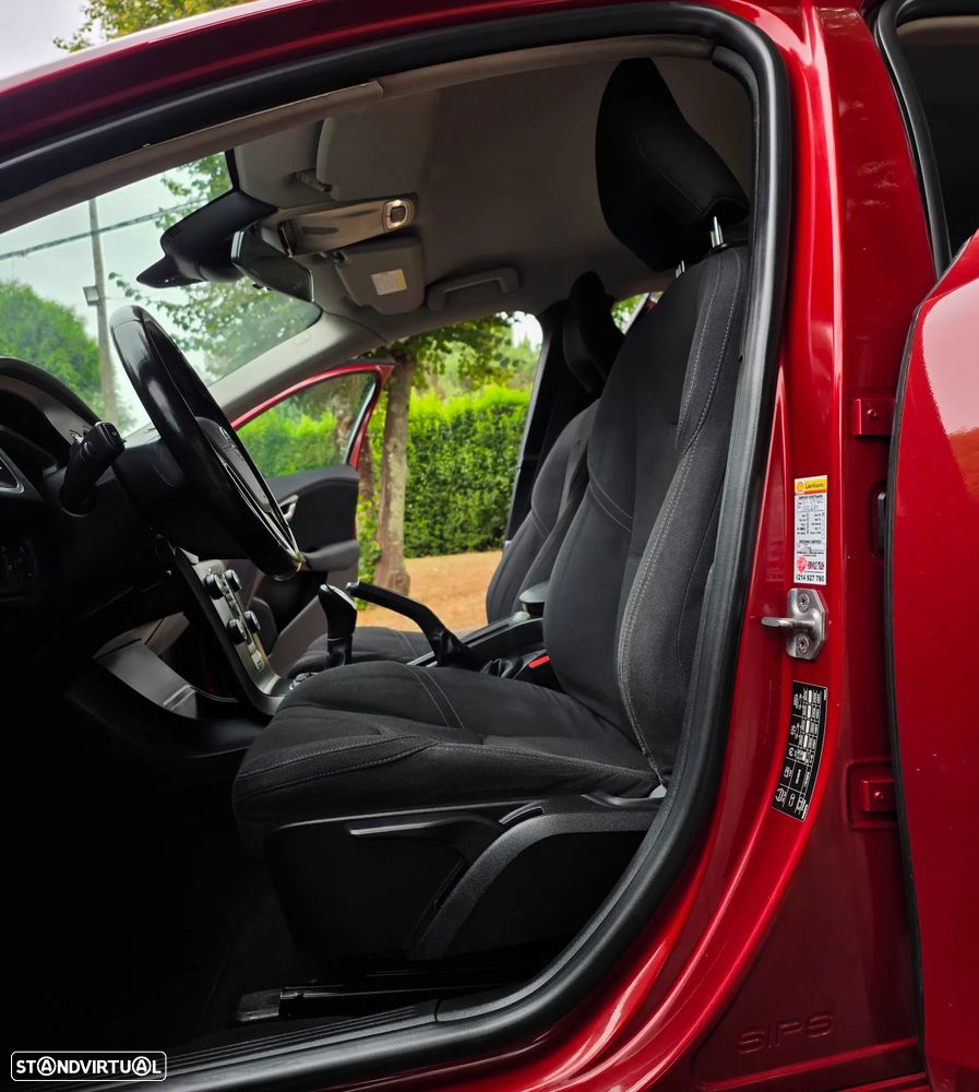 Volvo V40 1.6 D2 Eco R-Design - 28