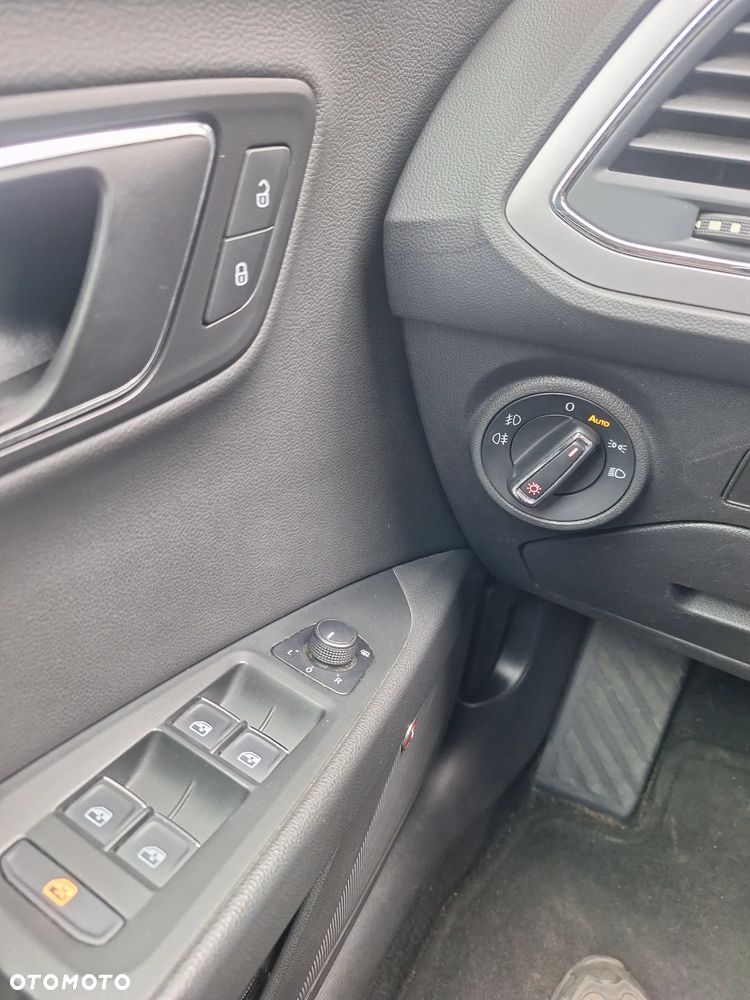Seat Leon 2.0 TDI DPF DSG Xcellence - 11