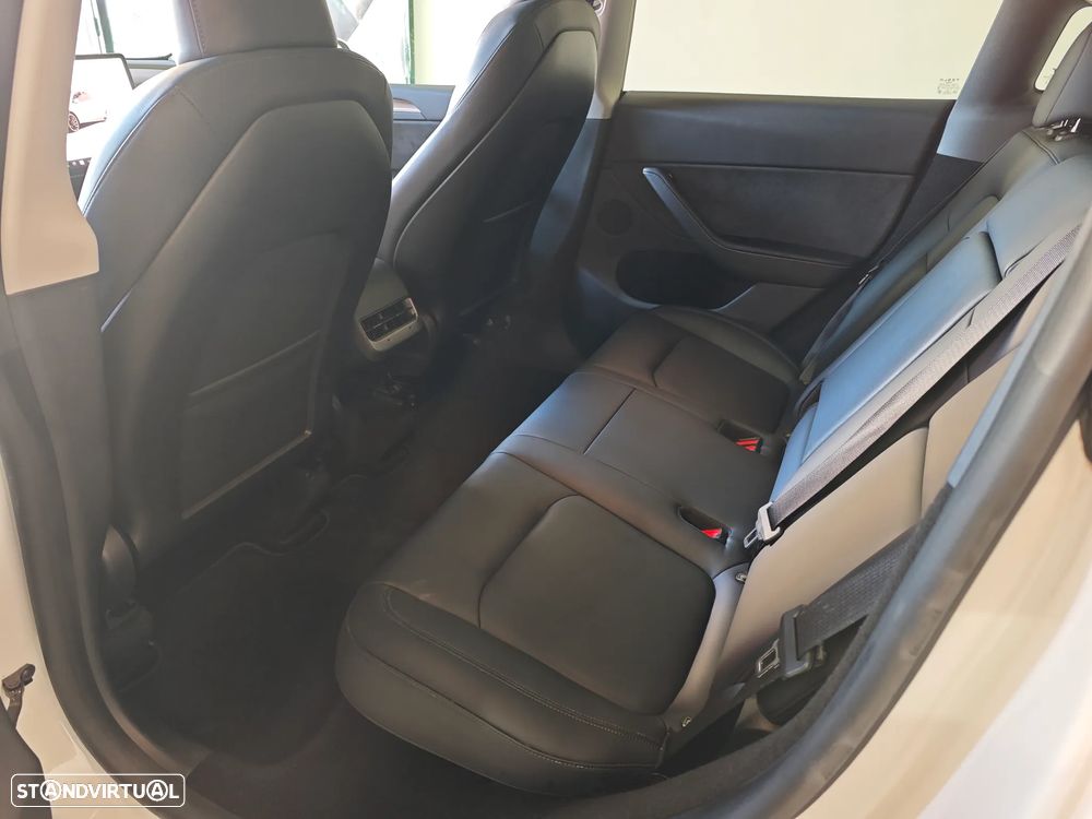 Tesla Model Y Performance Dual Motor AWD - 22