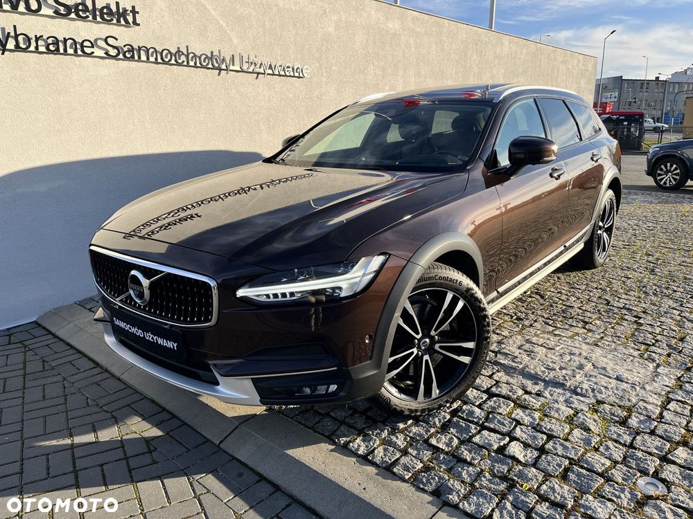 Volvo V90 Cross Country - 39