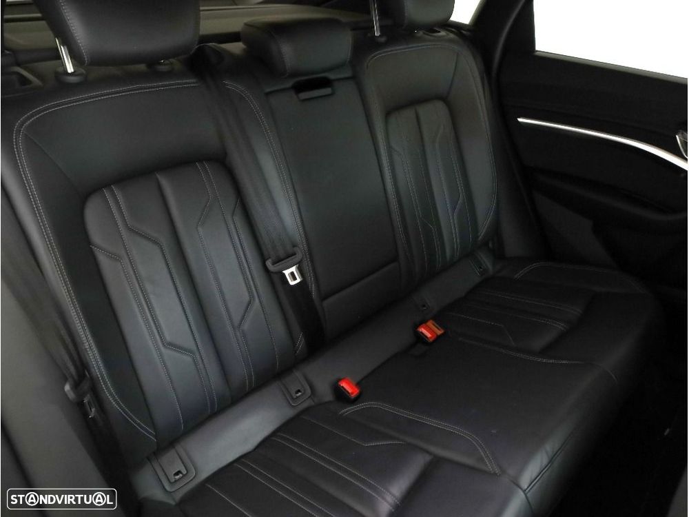 Audi Q8 e-tron 50 quattro S line — fotografia 16