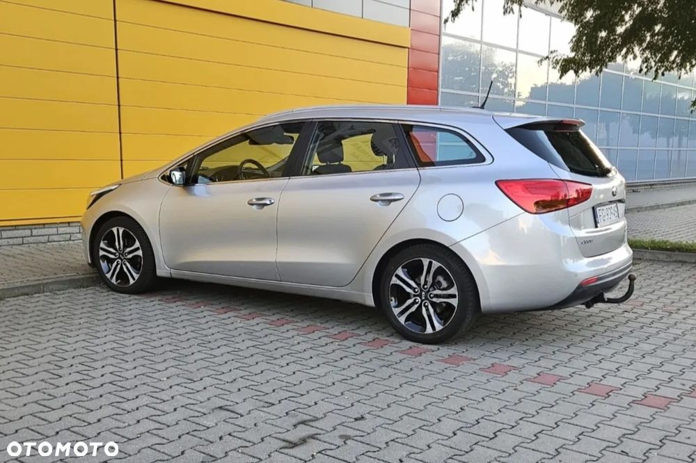 Kia Ceed Cee'd 1.6 GDI M - 4