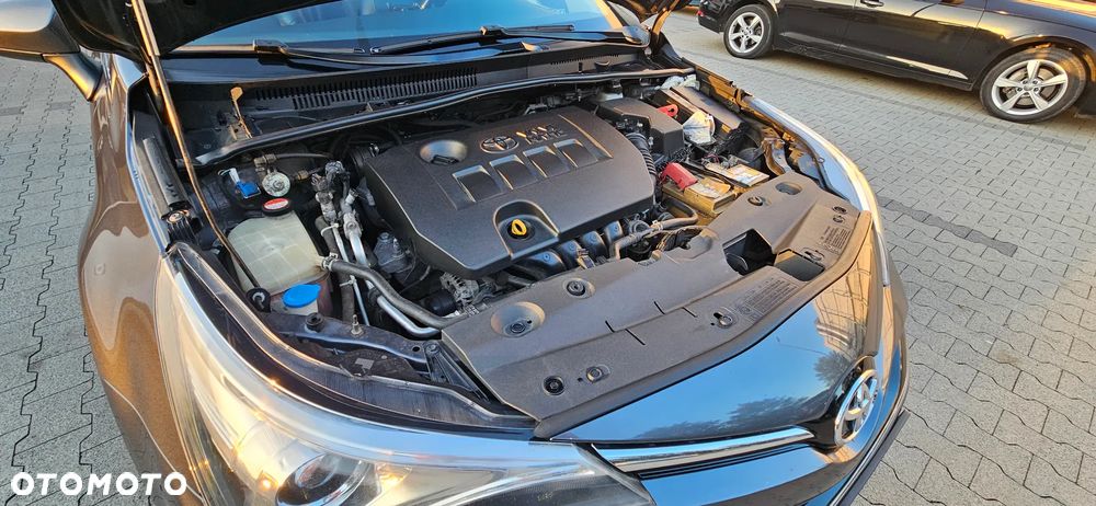 Toyota Avensis 1.8 Prestige MS - 15