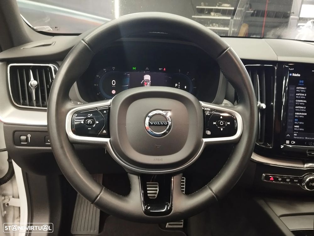 Volvo XC 60 2.0 B4 R-Design - 22