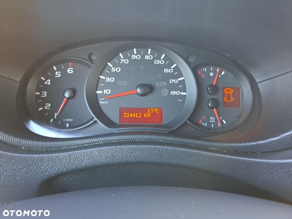 Nissan NV400 - 19