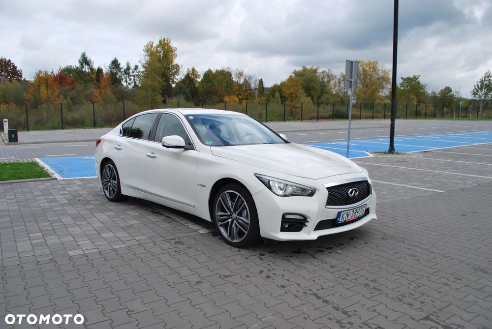 Infiniti Q50 - 2