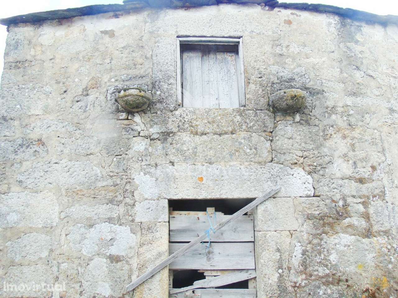 Casa em pedra c/ terreno para recuperar a 12 kms de Vila Real - Grande imagem: 4/21
