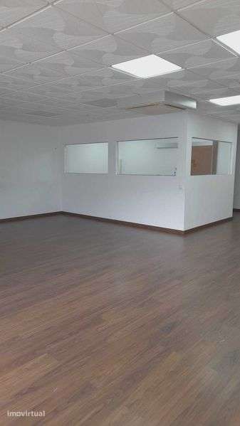Sala para escritório, formação, serviços gerais - Grande imagem: 3/6