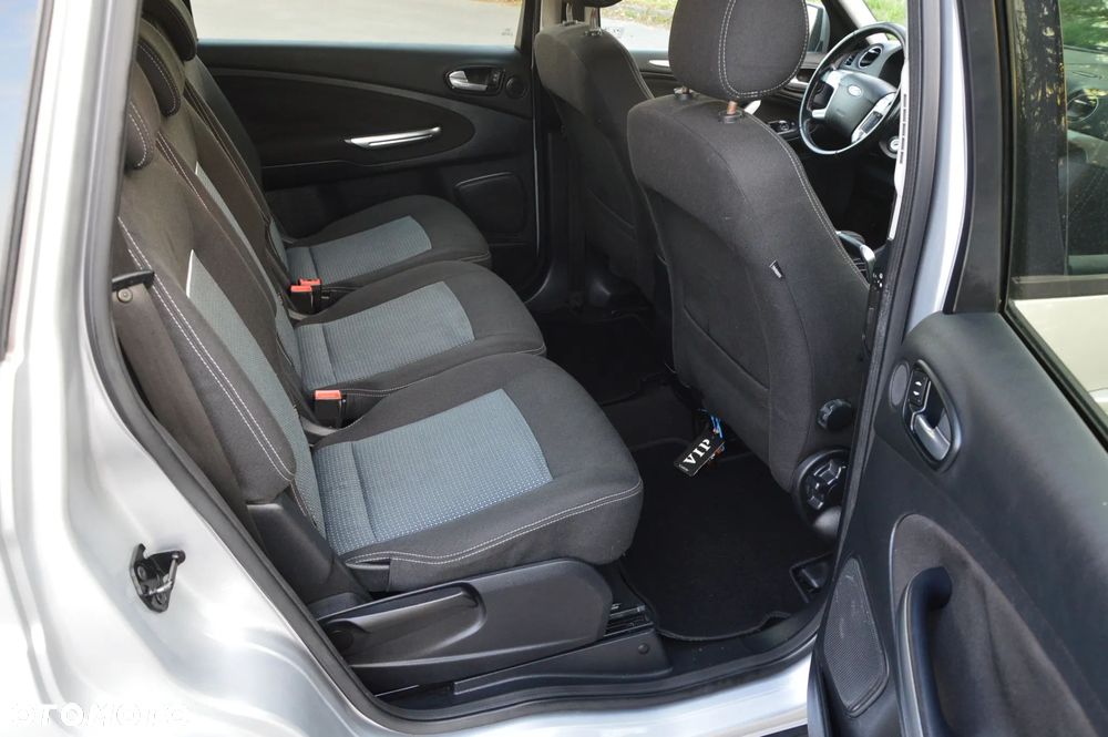 Ford S-Max 2.0 TDCi DPF Titanium - 13