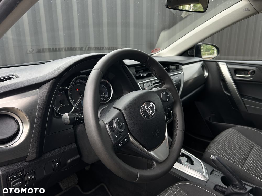 Toyota Auris - 16