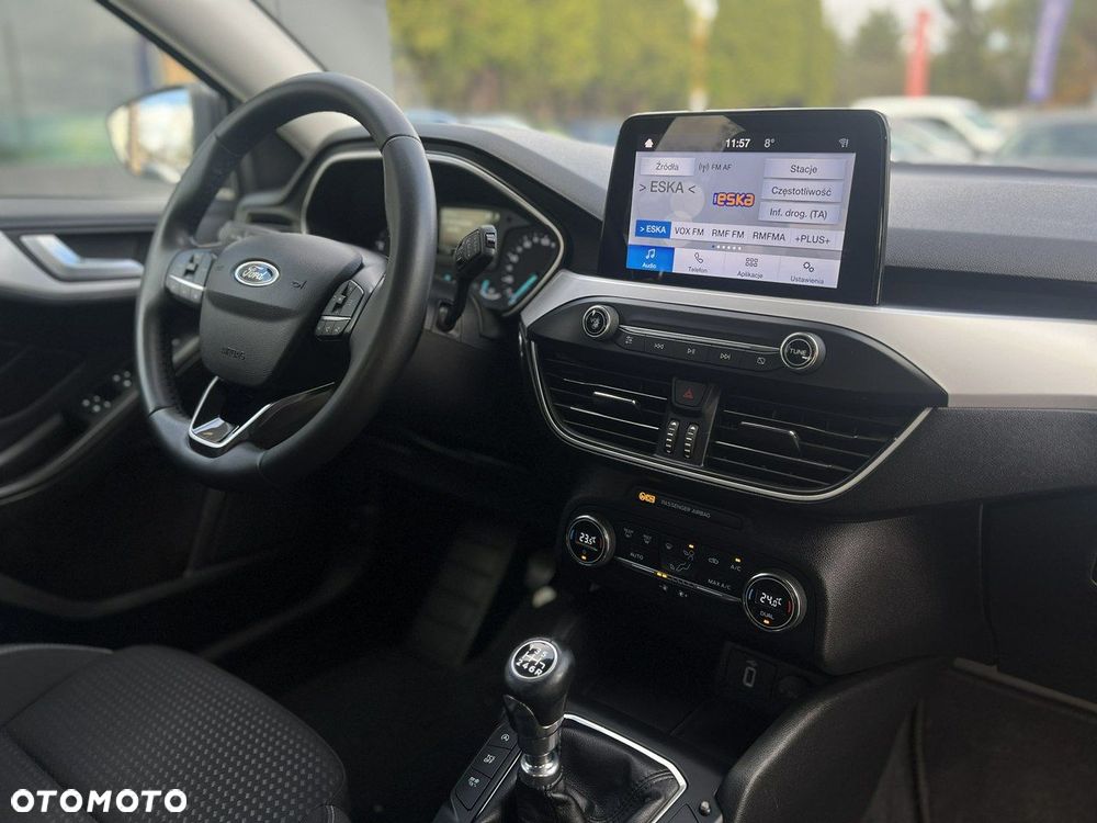 Ford Focus 1.0 EcoBoost Trend - 33