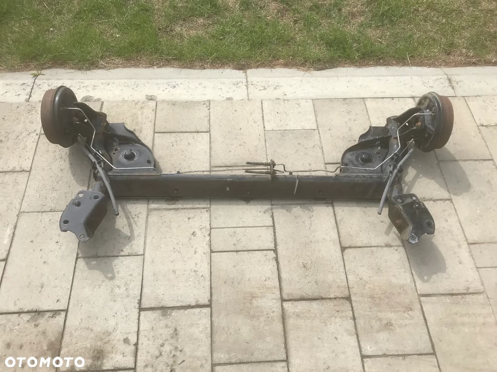 Dacia Sandero Stepway II 16-20 Belka Zawieszenia Tył Sanki Przód