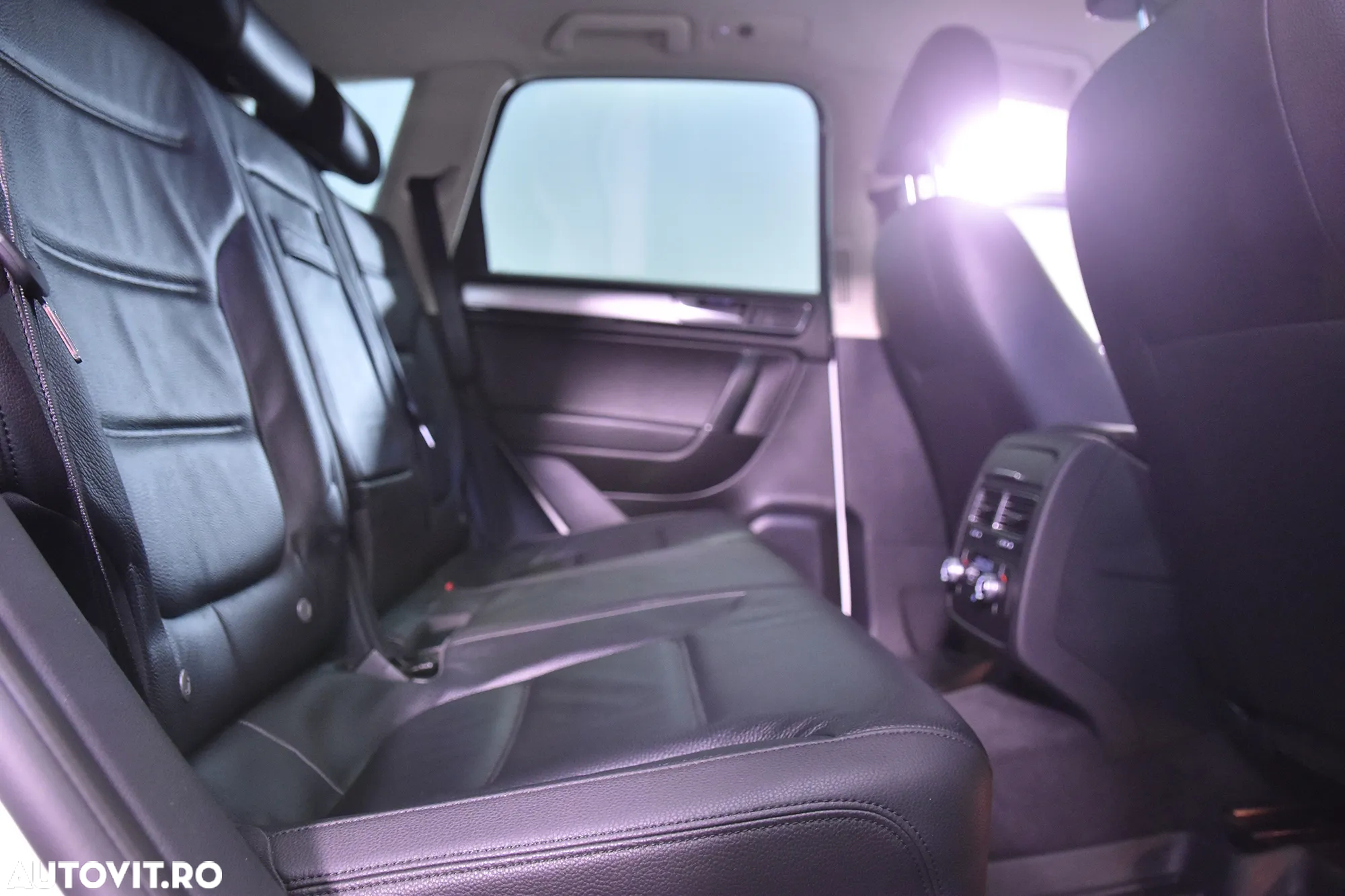 Volkswagen Touareg - 12