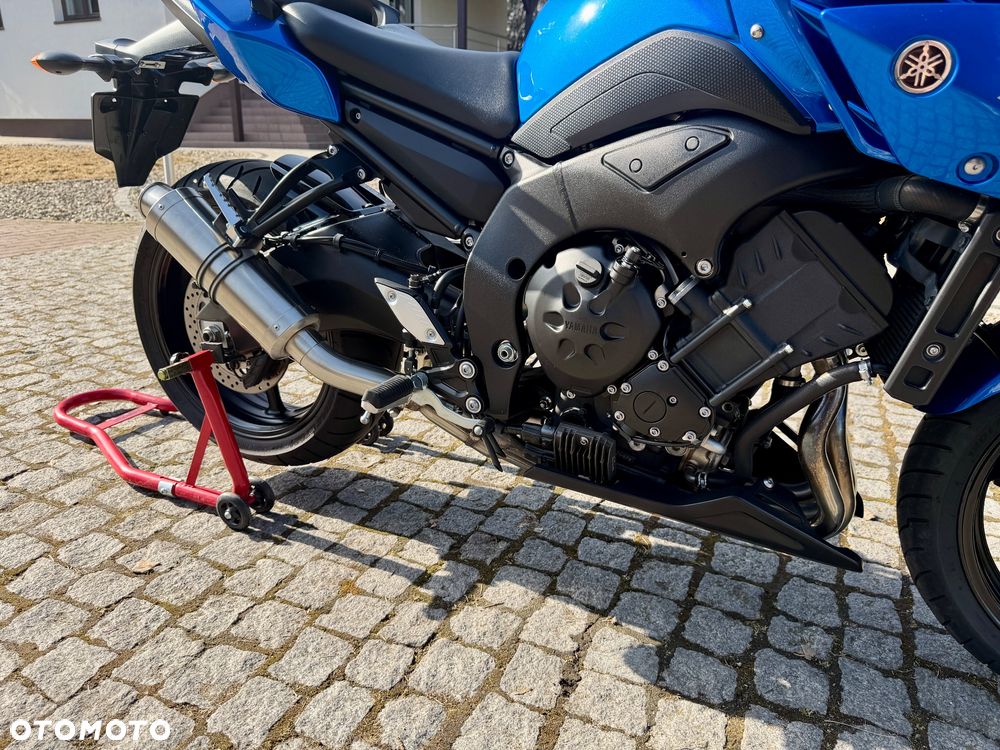 Yamaha FZ8 - 11