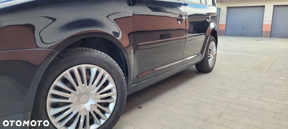 Volkswagen Touran 2.0 TDI DPF Trendline - 8