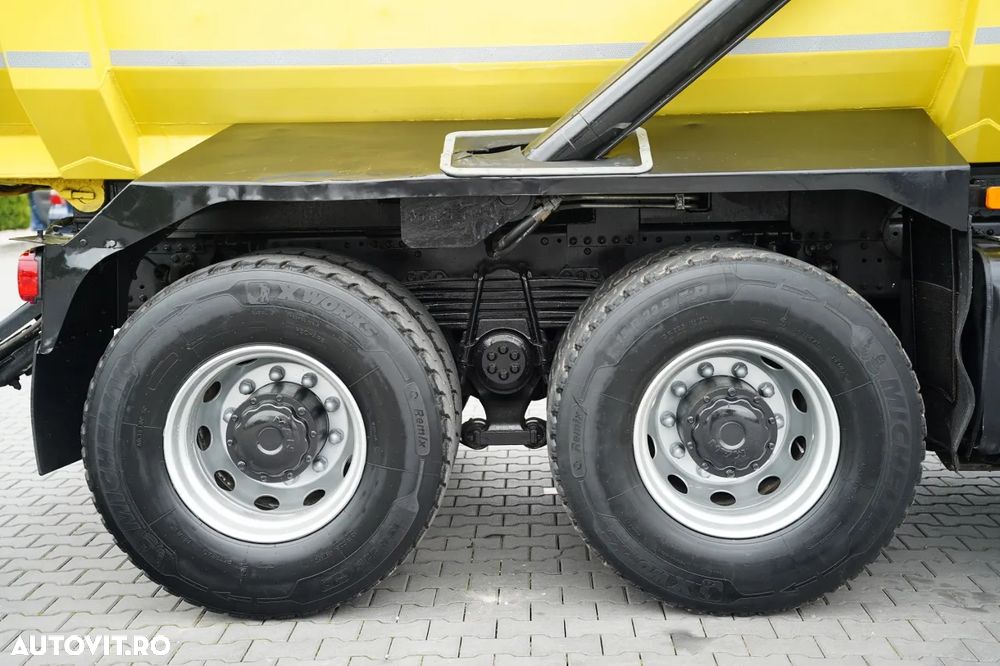 MAN TGS 35.460 / 8x4 / BASCĂLĂTOR 5.8 M / HIDROCLAPĂ / NAVIGAȚIE / 2018 - 23