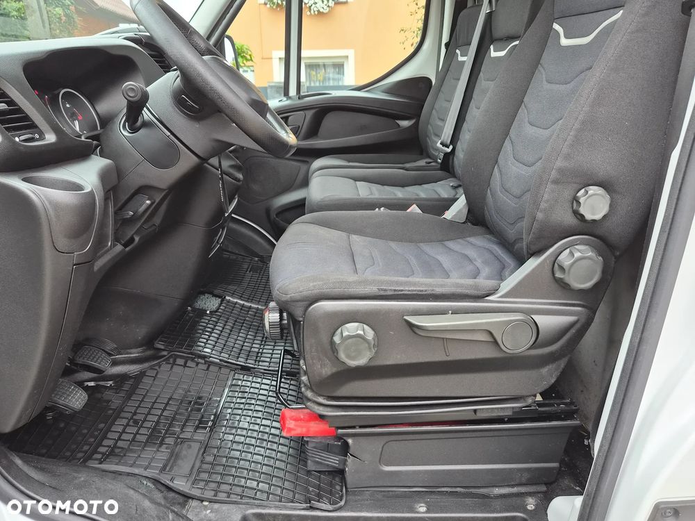 Iveco Daily 50C18 Skrzynia 6.1m 3.0/180KM - 15