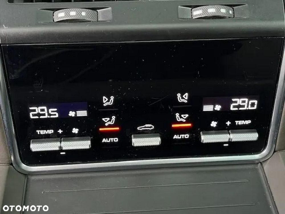 Porsche Panamera - 34