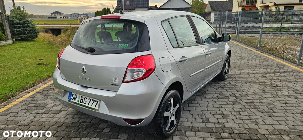 Renault Clio 1.2 16V 75 Expression - 23
