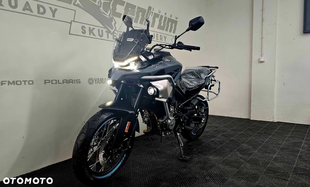 CFMoto 800MT Touring - 1