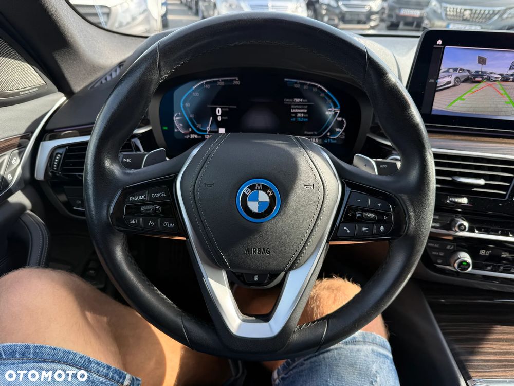 BMW Seria 5 530e xDrive M Sport Edition - 15