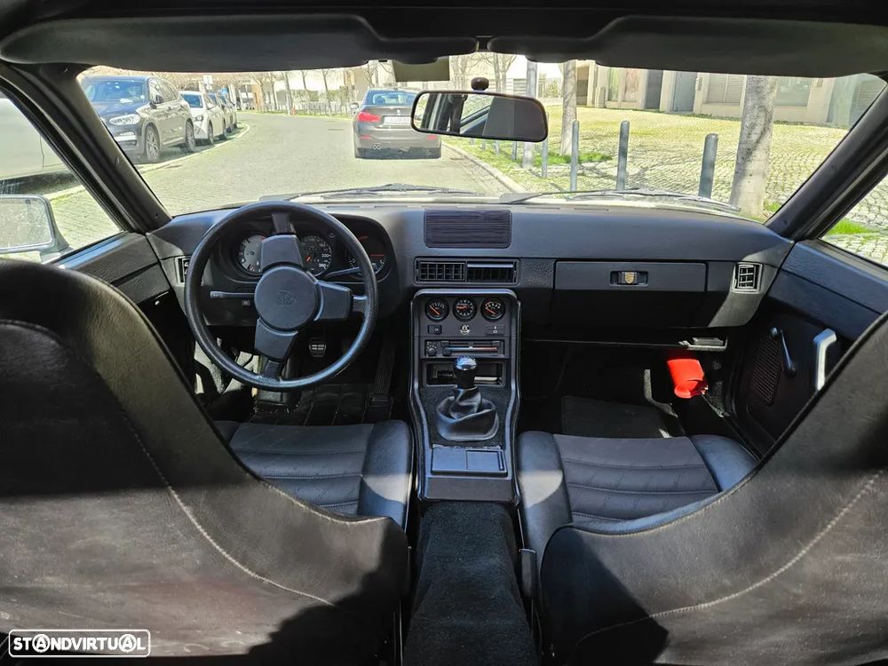 Porsche 924 - 9