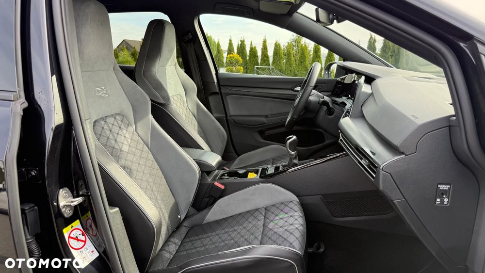 Volkswagen Golf 1.5 TSI OPF R-Line - 16