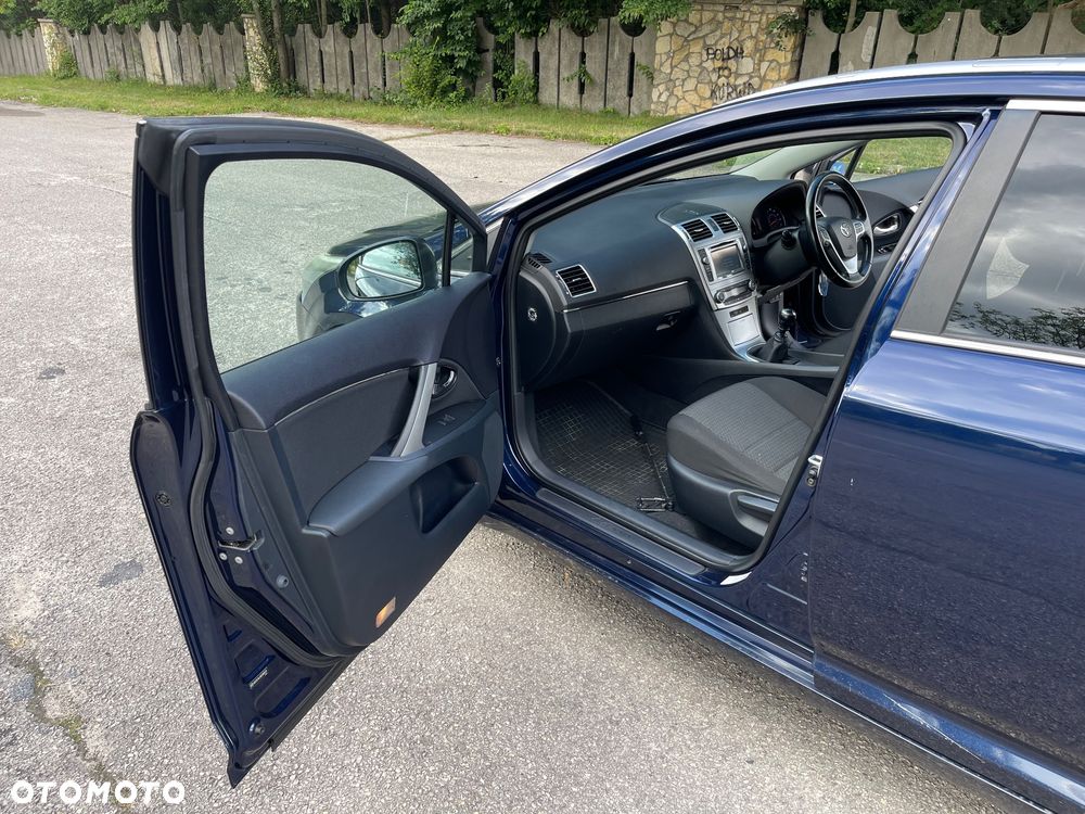 Toyota Avensis 2.0 D-4D Sol - 11