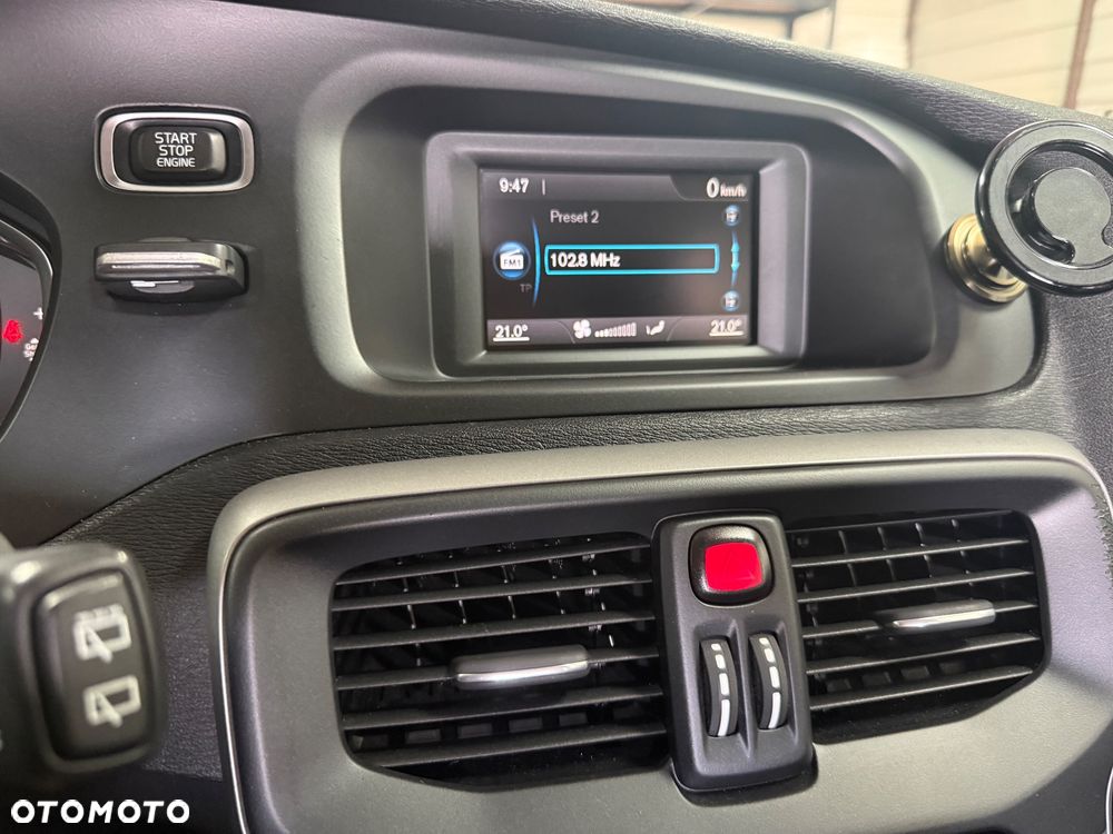 Volvo V40 D3 Momentum - 22