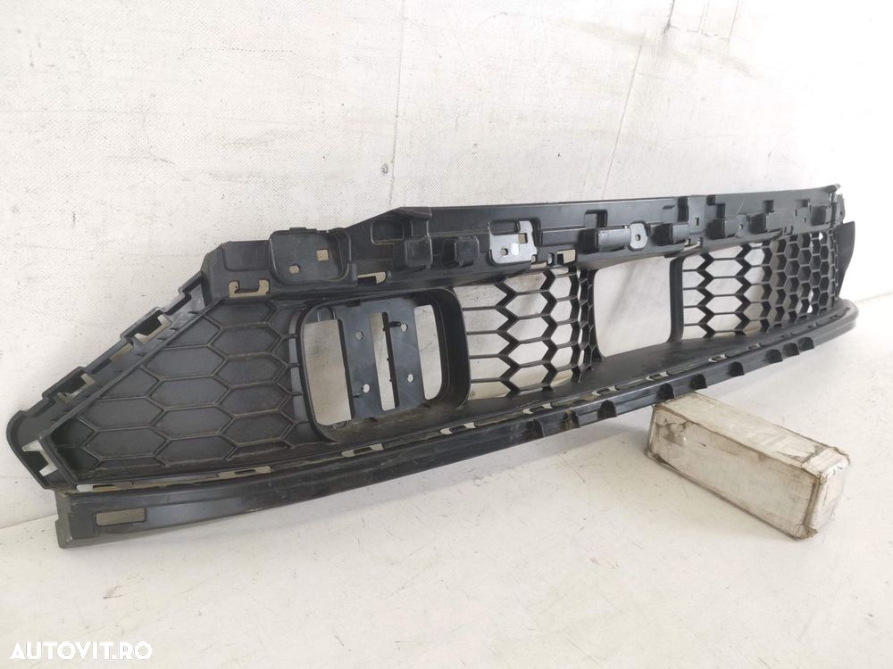 Grila Inferioara Audi Q5 8MA 2025 2026 S-Line Originala In Stare Buna - 3