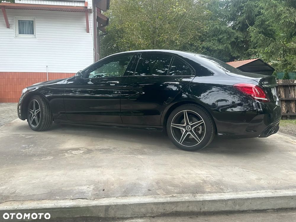 Mercedes-Benz Klasa C 300 4MATIC 9G-TRONIC - 9