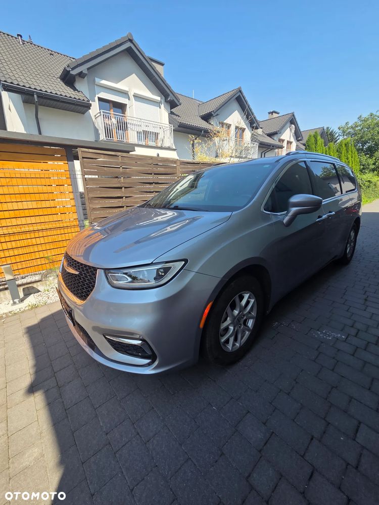 Chrysler Pacifica - 2