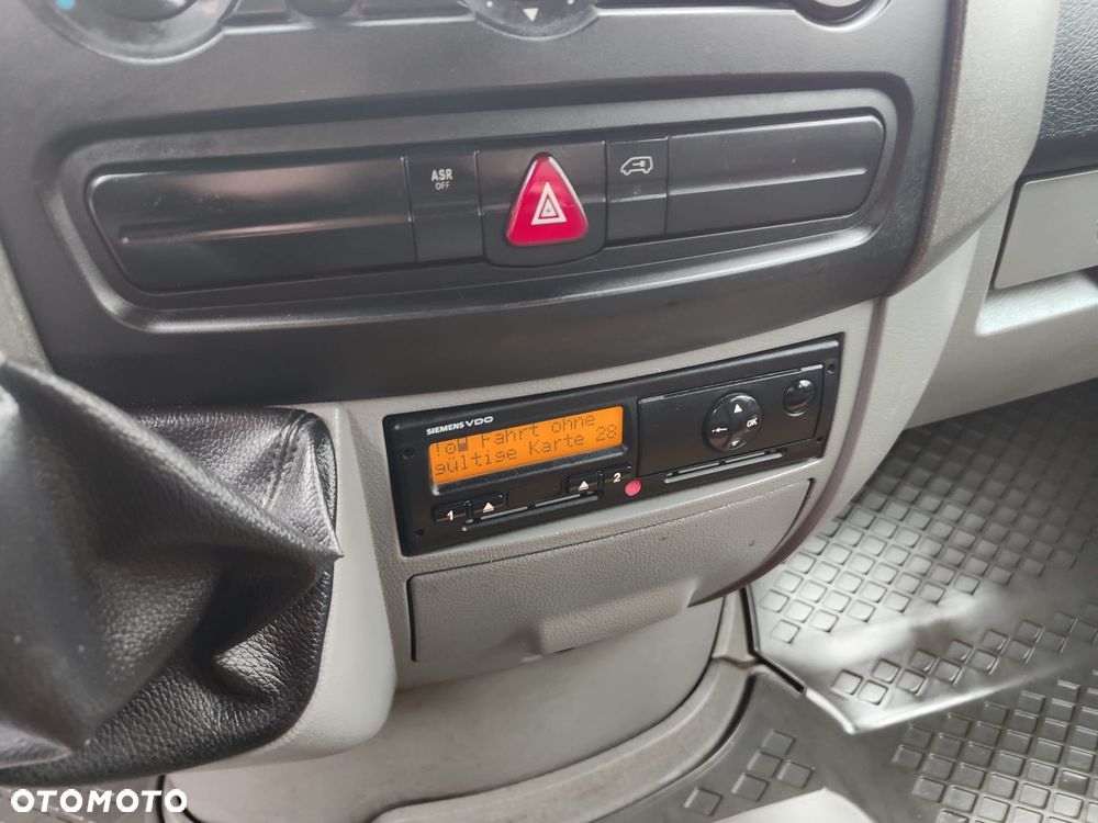 Mercedes-Benz Sprinter - 15