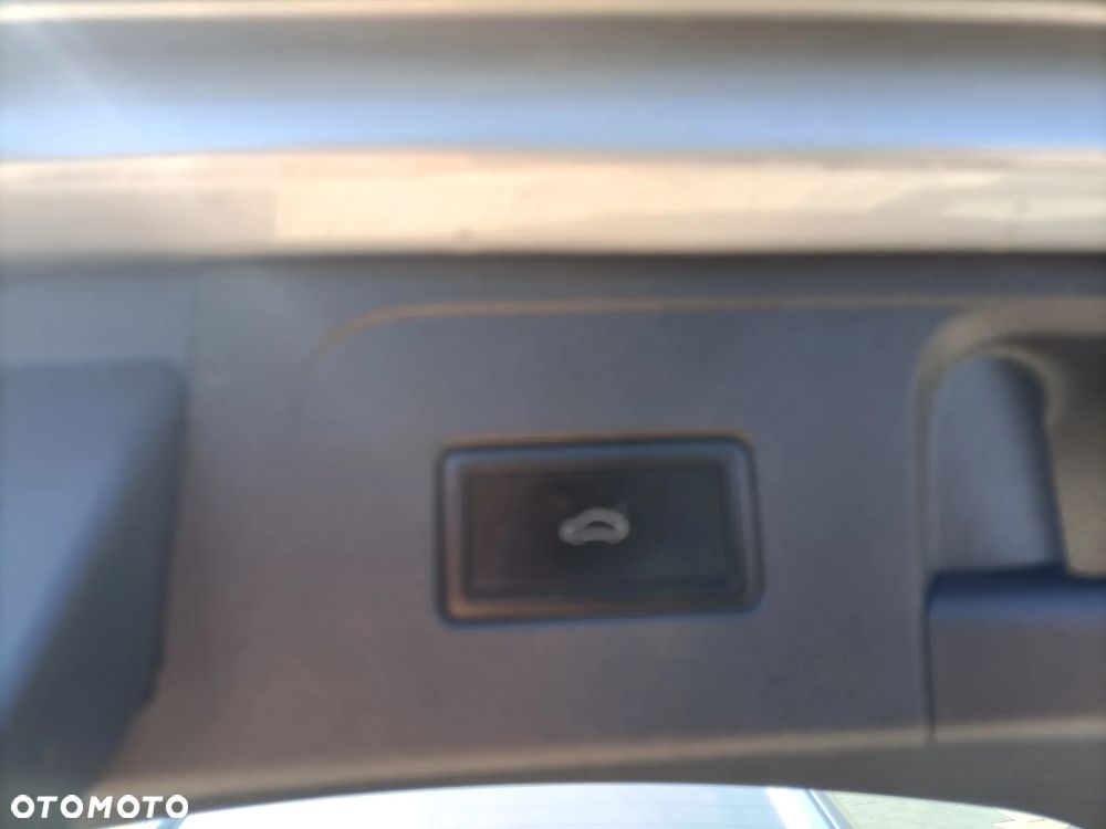 Volkswagen Passat 2.0 TDI SCR DSG Comfortline - 33