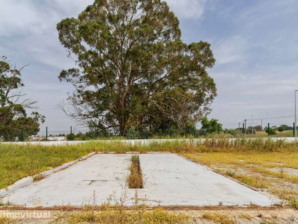 Armazém no Parque Industrial da Mitrena - Grande imagem: 3/20