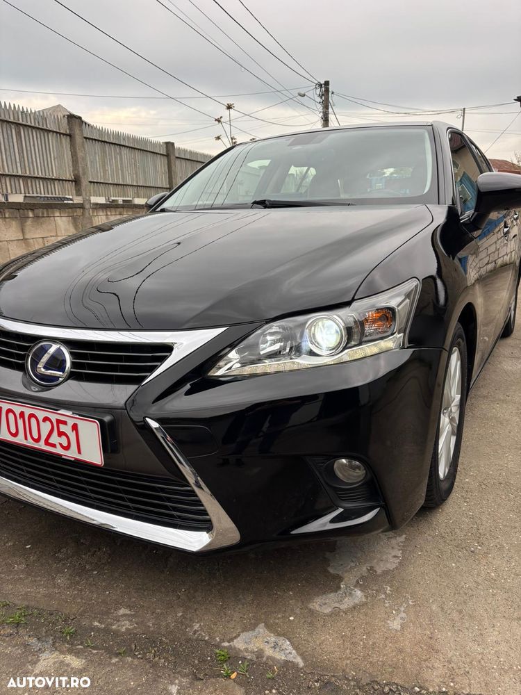 Lexus CT - 10