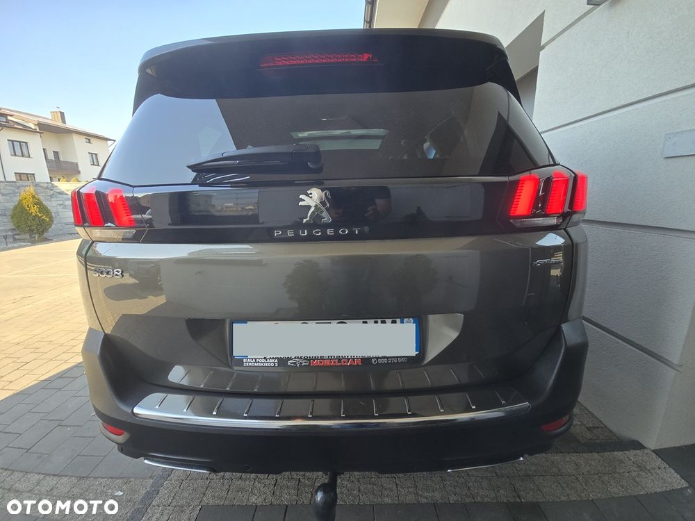 Peugeot 5008 - 5