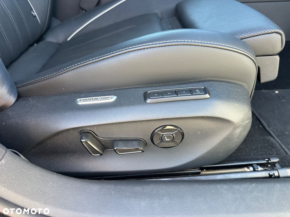 Volkswagen Passat - 33