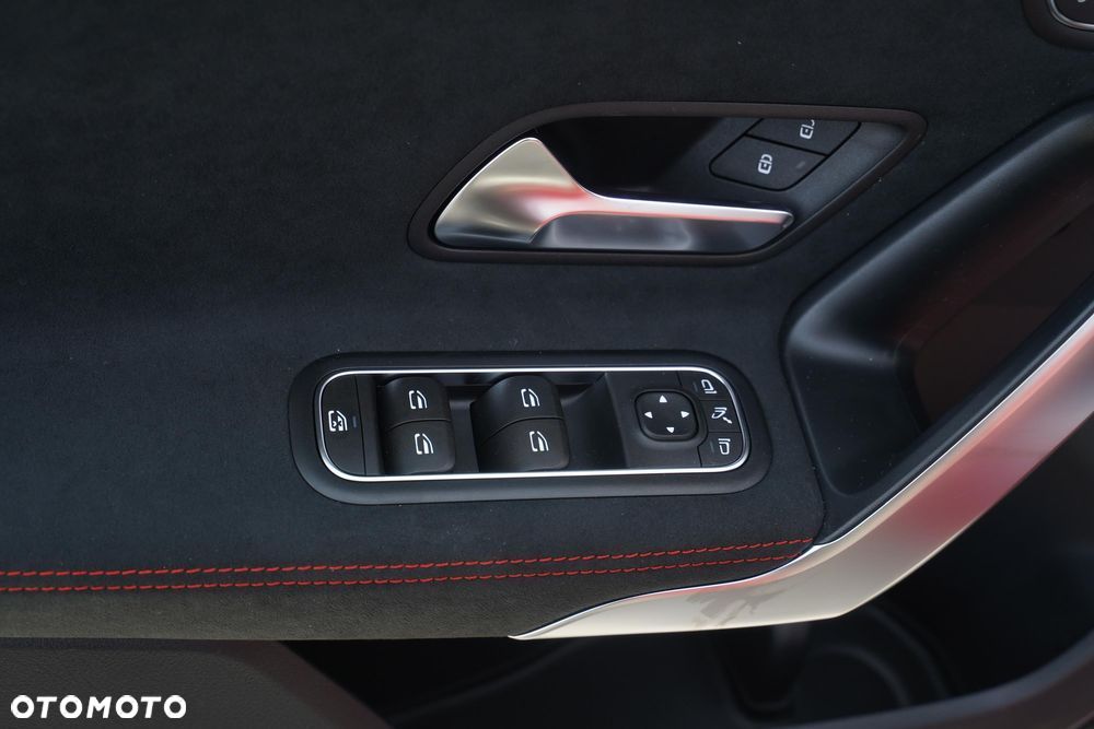 Mercedes-Benz CLA 200 mHEV AMG Line 7G-DCT - 15