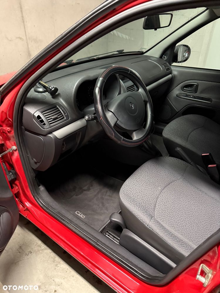 Renault Clio 1.2 16V Campus - 2