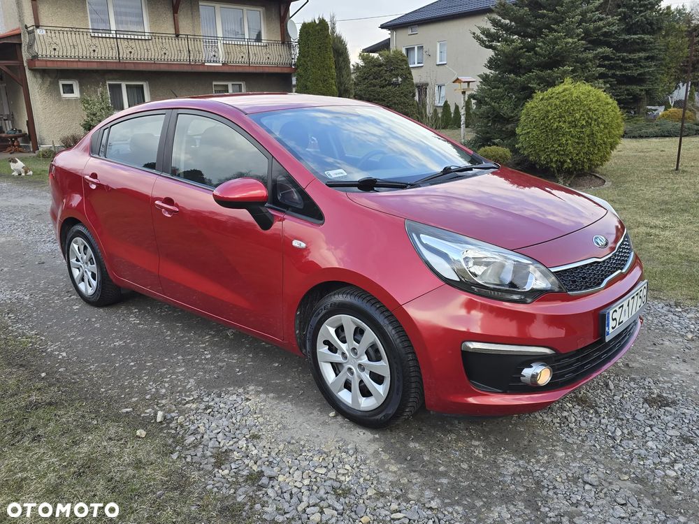 Kia Rio 1.2 L - 4