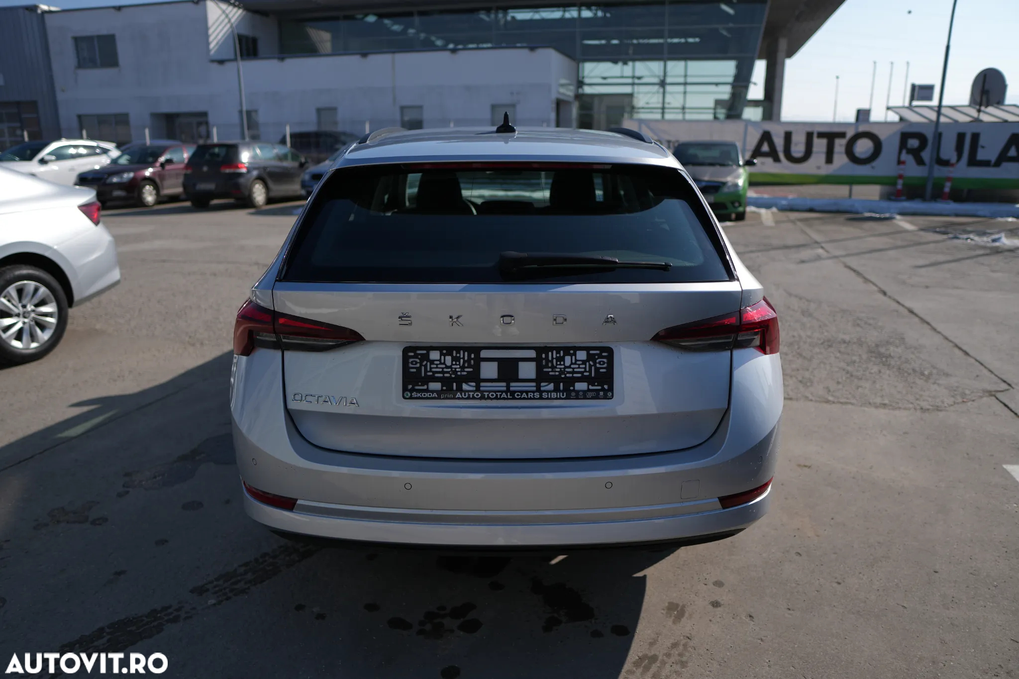 Skoda Octavia Combi 2.0 TDI DSG Style - 3
