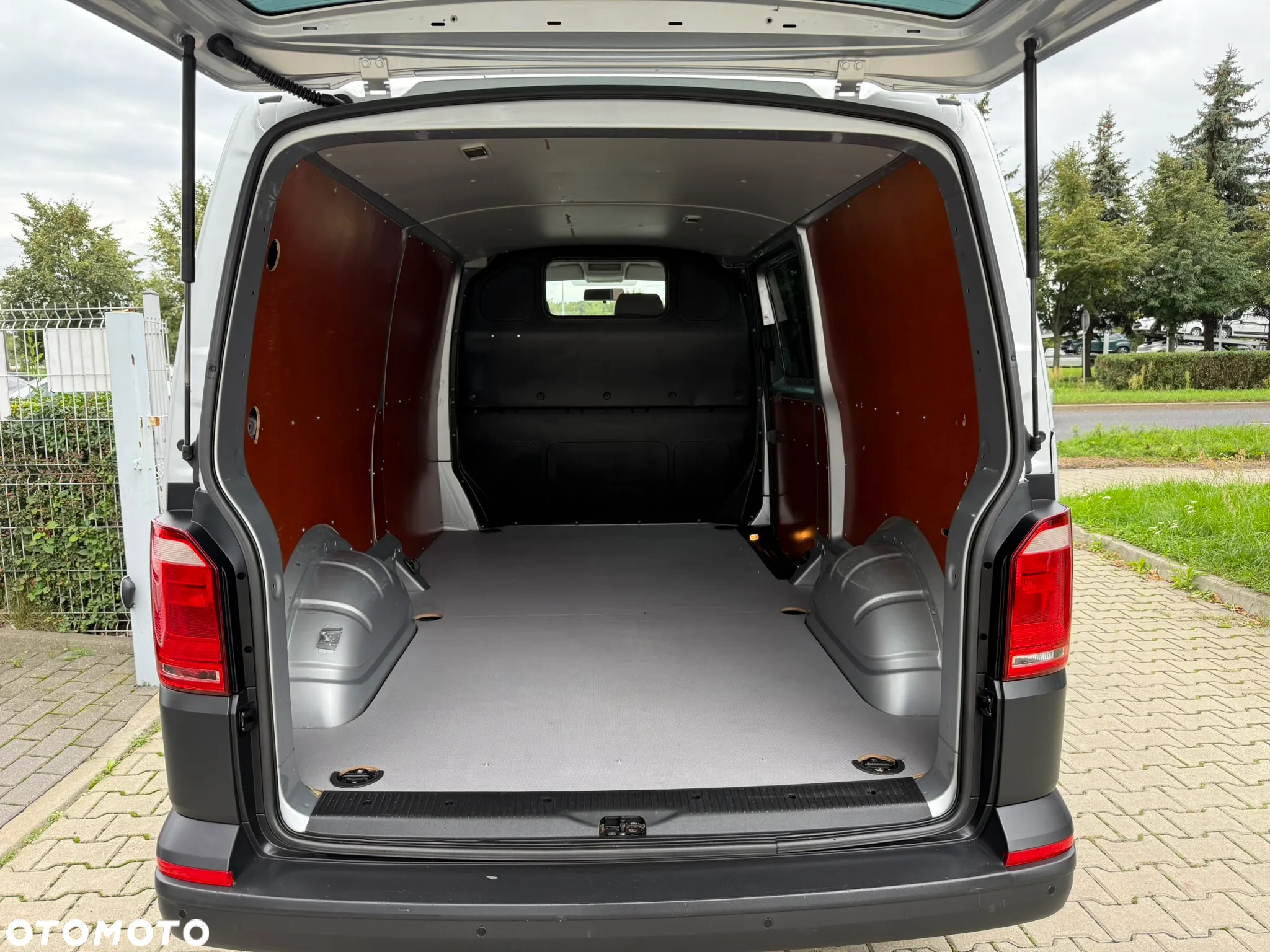 Volkswagen TRANSPORTER 2,0 TDI 102KM L2 DŁUGI NAWIGACJA / KLIMATYZACJA - 40