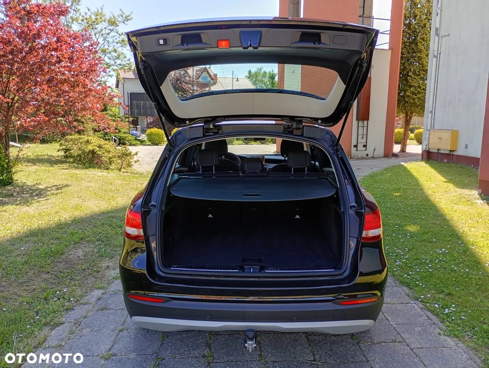 Mercedes-Benz GLC - 32