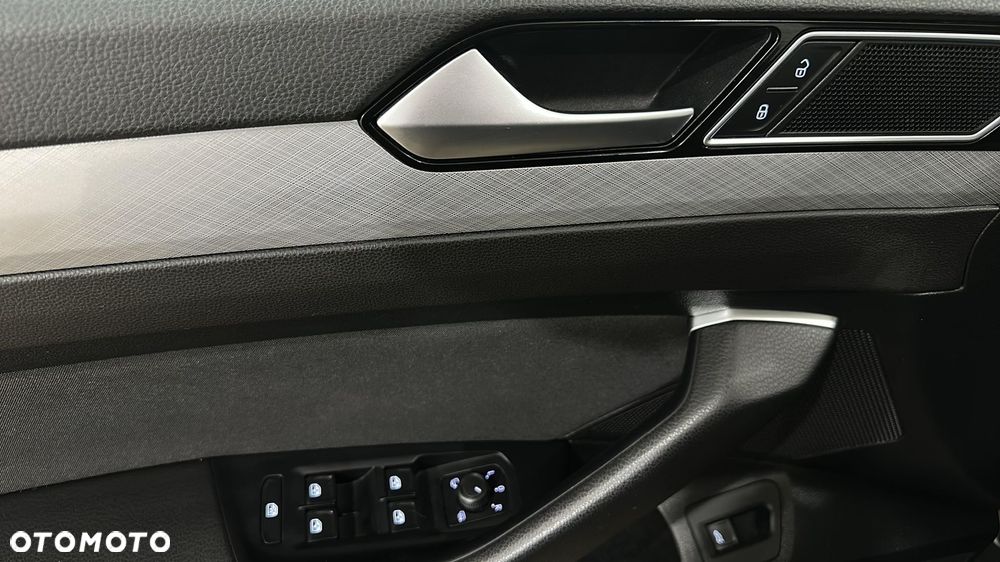 Volkswagen Passat - 14